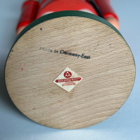 VTG ERZGEBIRGE King Nutcracker East Germany Hand Painted Wood 13.5" Christmas - Picture 4 of 10